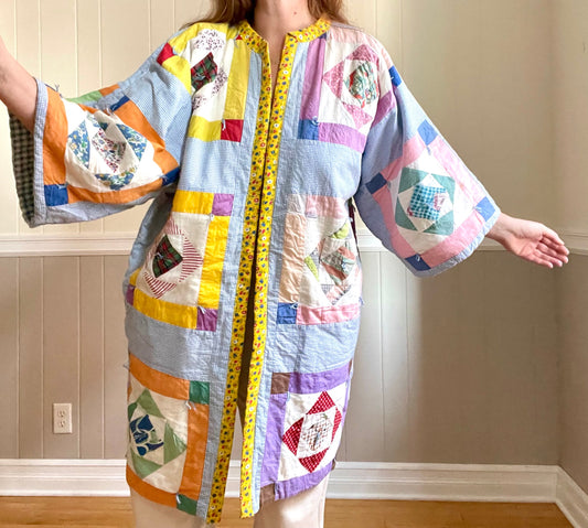 Patchwork Quilt Coat. Vintage Quilt. One of a Kind. Medium - Large. Open Sized. 100% Cotton. Natural Fiber